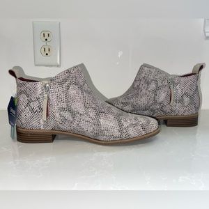 NWT TOMS Boot | Shoes | TOMS Size 10W Woman’s